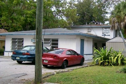 Building Photo - 1418 19th Ave W