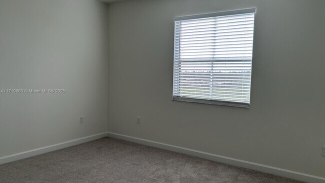 Foto del edificio - 2658 SE 29th St