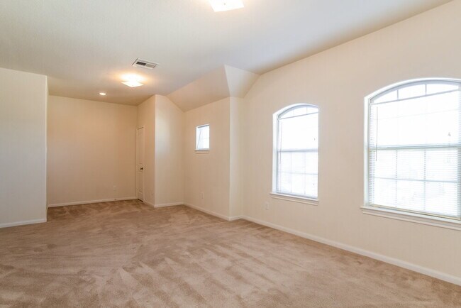 Building Photo - 3014 Rose Trace Dr