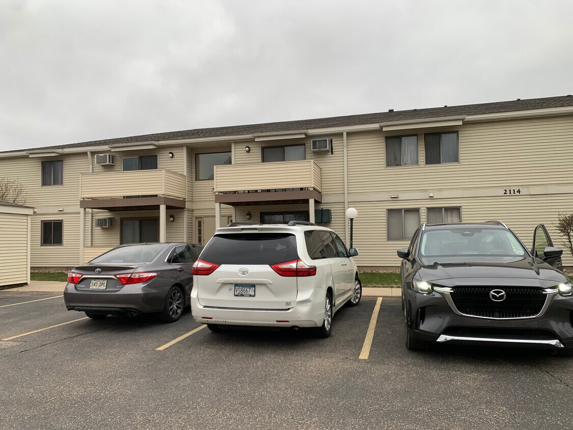 Building Photo - 2114 Valleyhigh Dr NW