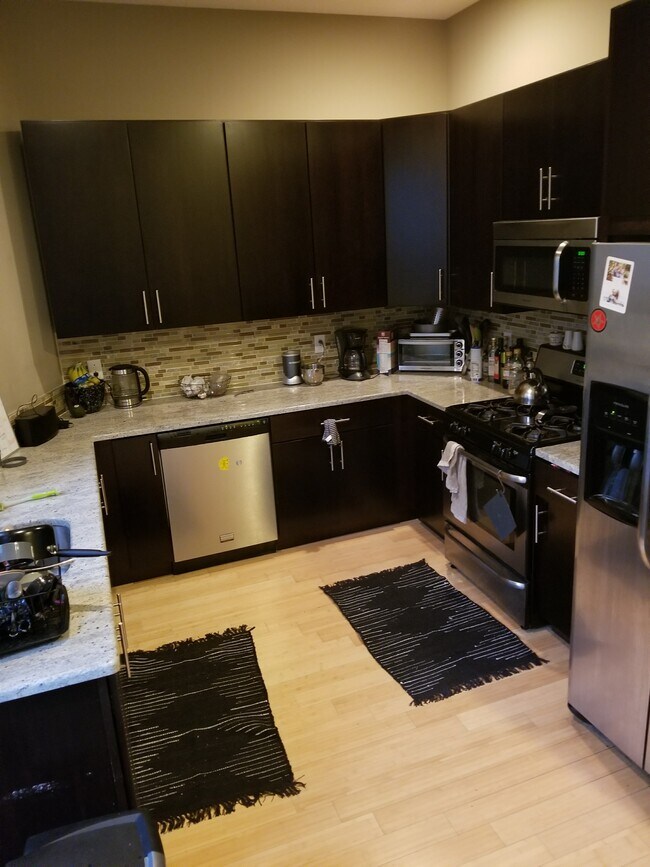 Kitchen - 882 N Lawrence St