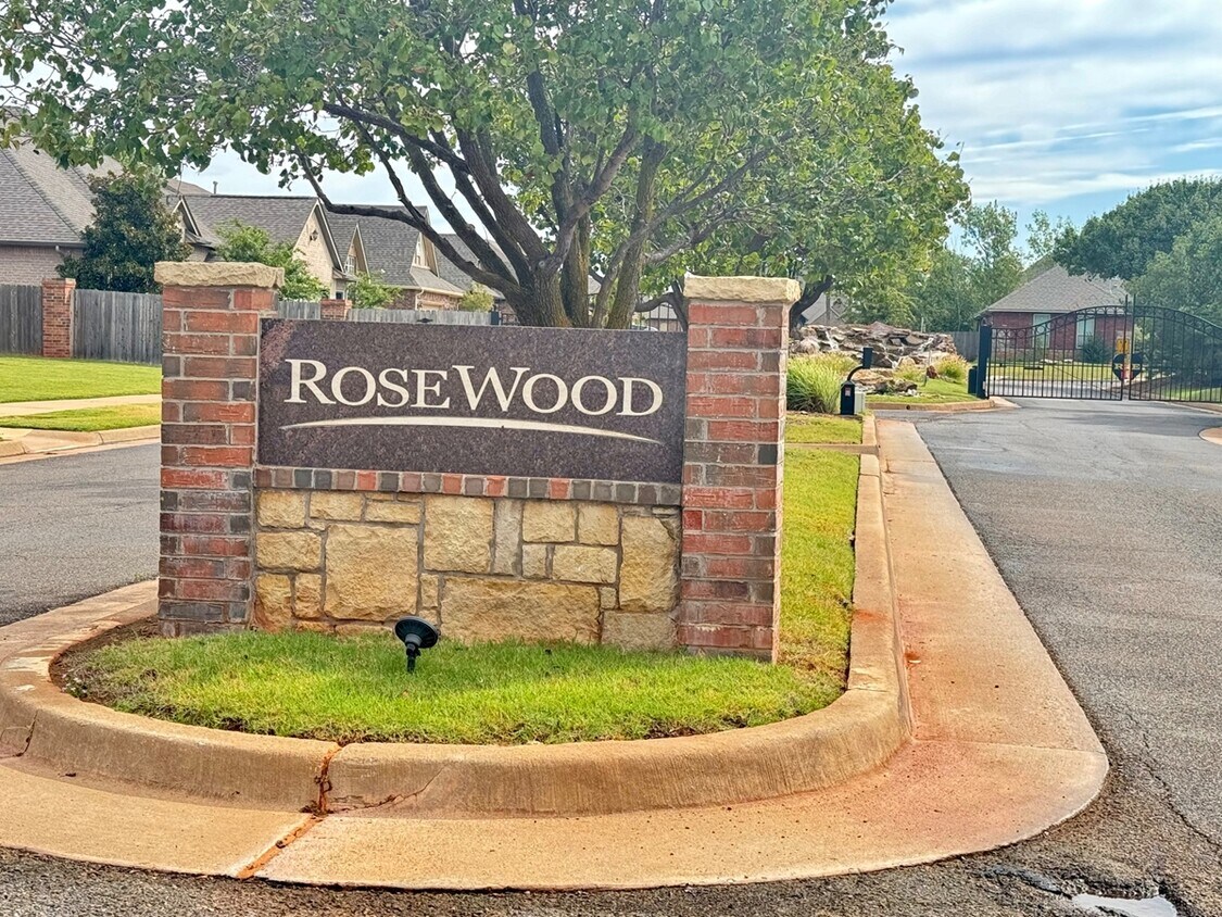 Primary Photo - 17225 Ridgewood Dr