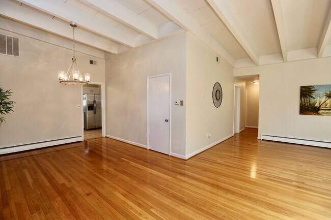 Foto del edificio - Completely Updated! Pet Friendly - Centrally Located Near Severally Bases & Interstate Access!  A...