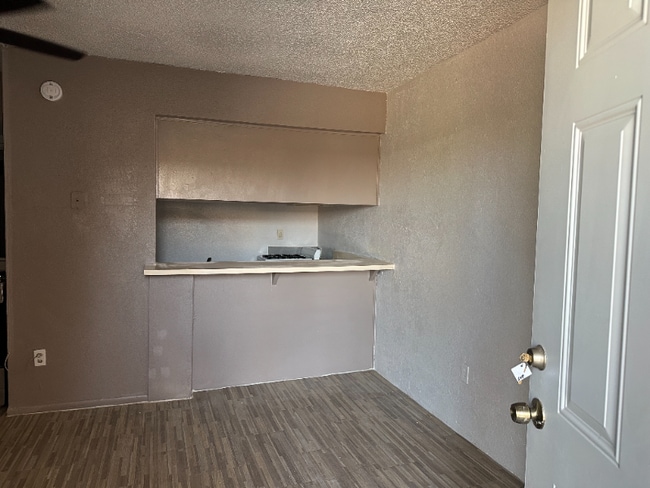 Building Photo - 1940 W University Dr