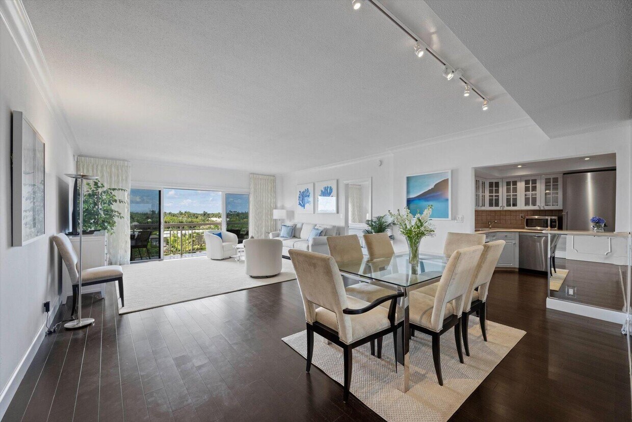 Foto principal - 250 Bradley Pl