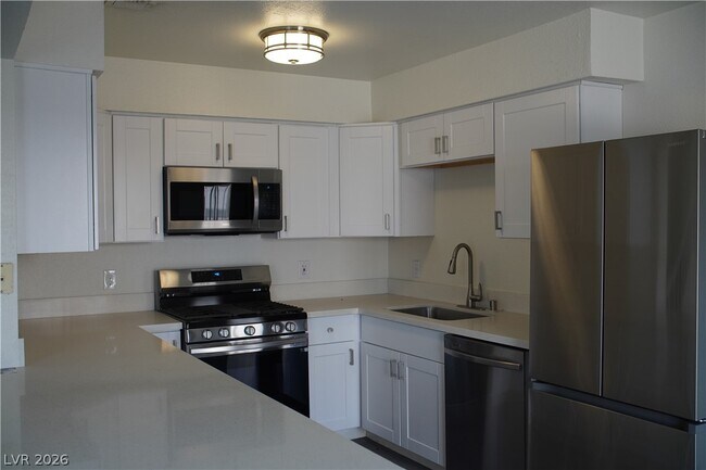 Foto del edificio - 1722 E University Ave.