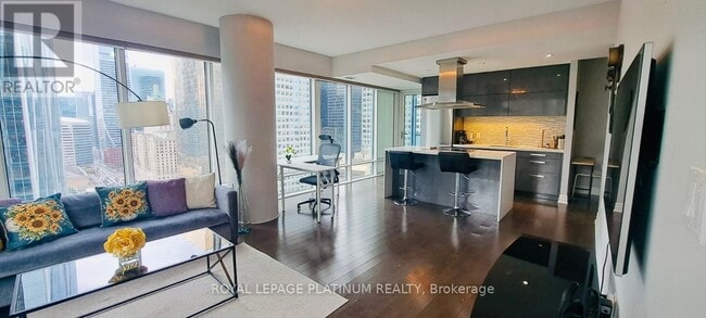 Building Photo - 8 The Esplanade