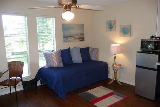 Amplia habitación - 5808 Sandhurst Ln