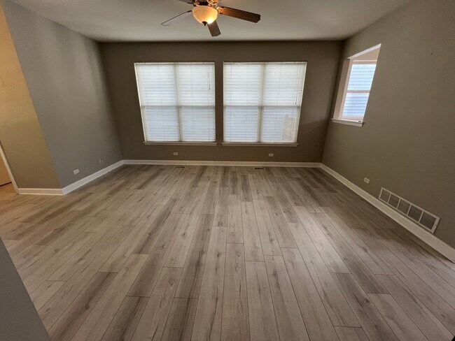 Foto del edificio - 2158 Middlebury Dr