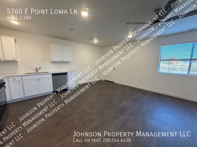 Building Photo - 5760 E Point Loma Ln