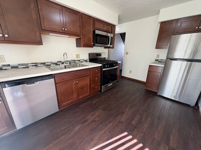 Building Photo - 519-C S Silverwood Lane