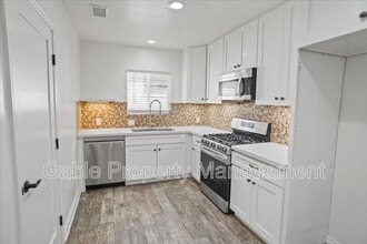 Building Photo - 24403 Newhall Ave
