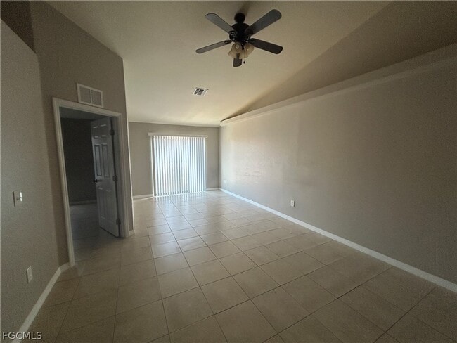 Foto del edificio - 527 SE 6th Pl