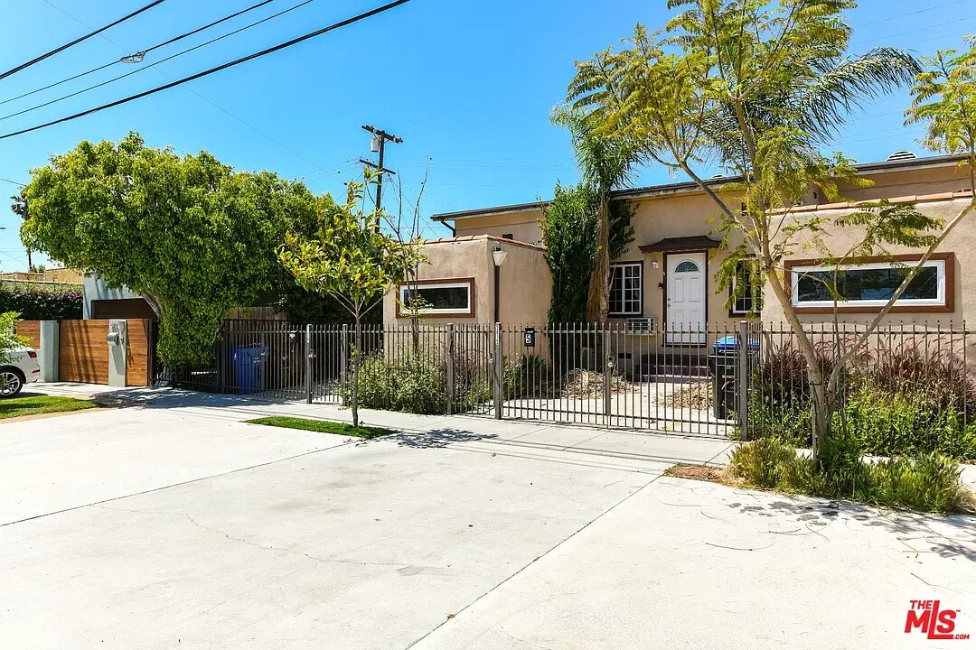 Primary Photo - 5817 Venice Blvd