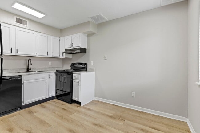 Building Photo - The Hills Apartment Homes