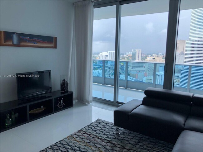 Building Photo - 200 S Biscayne Blvd