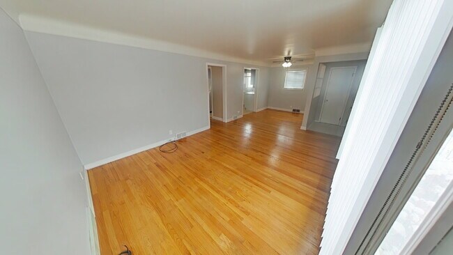 Foto del edificio - "3-Bedroom Gem with Spacious Living in Ros...