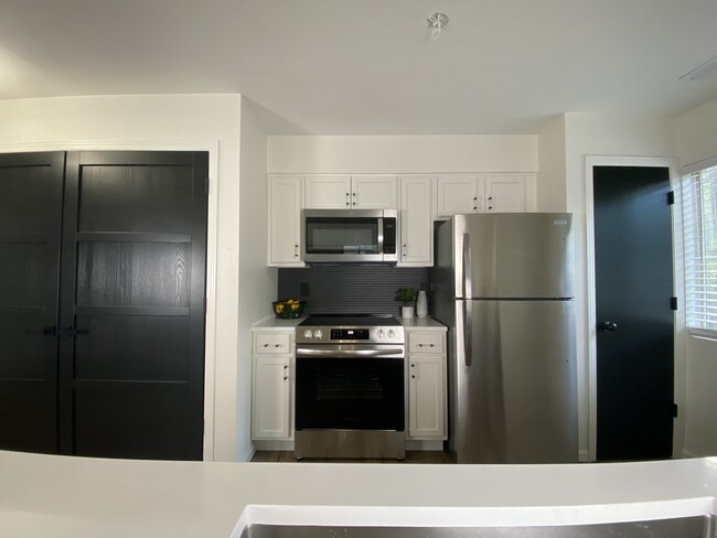 Building Photo - 1028 Minns Dr
