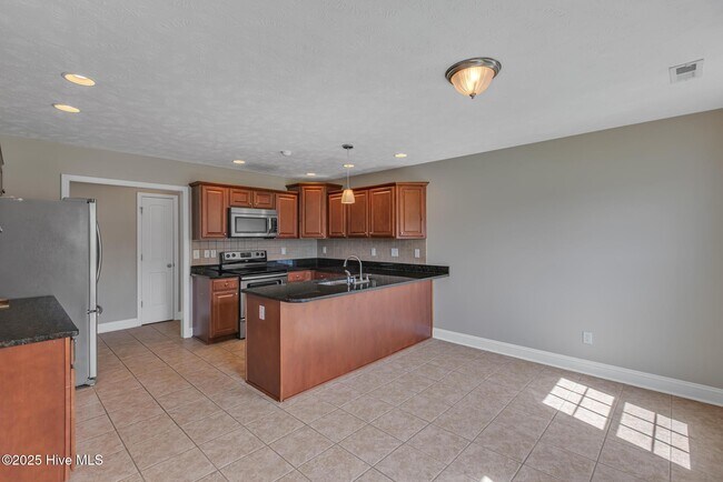 Building Photo - 163 Louie Ln