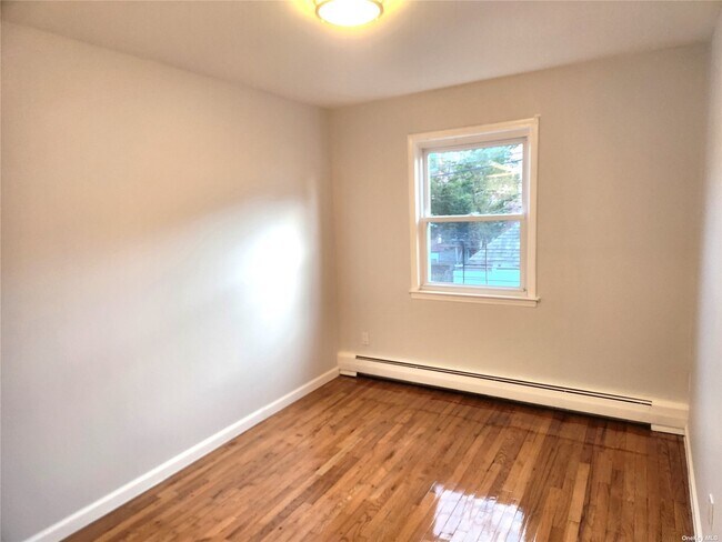 Foto del edificio - 90-32-90-83 83rd Ave