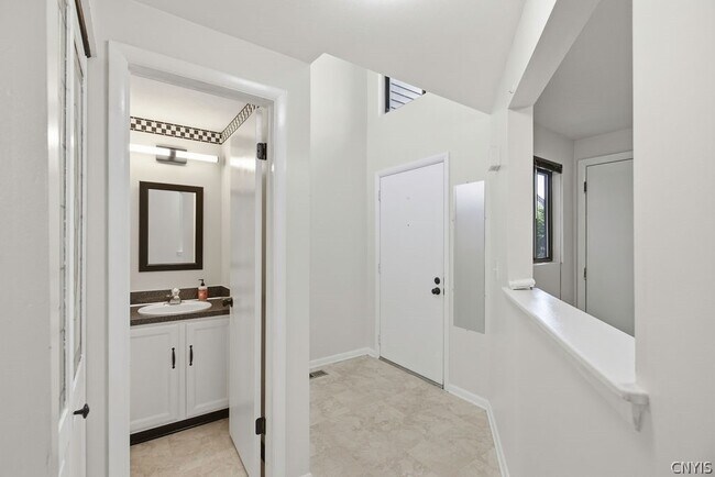 Building Photo - 8457 Bubbling Springs Dr