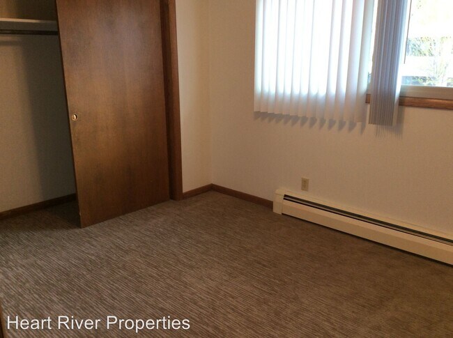 Building Photo - 2 br, 1 bath Apartment - 338 1st Ave East