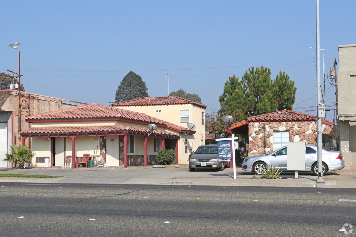 Building Photo - 930-941 Atwater Blvd