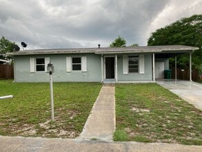 Building Photo - 1102 Gerona Ave