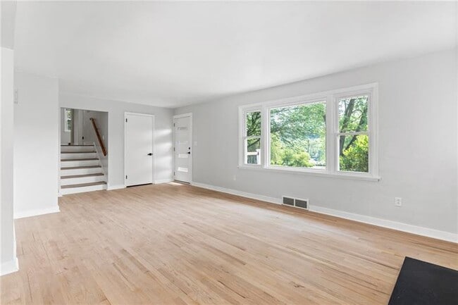 Building Photo - 4030 Circle Dr