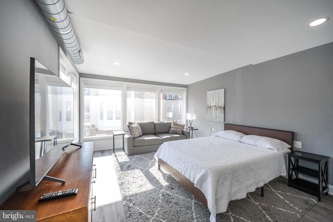 Building Photo - 1620 Mt Vernon St