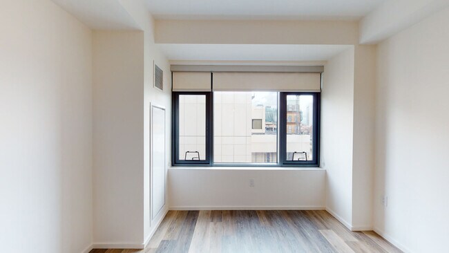 Interior Photo - 345 Harrison