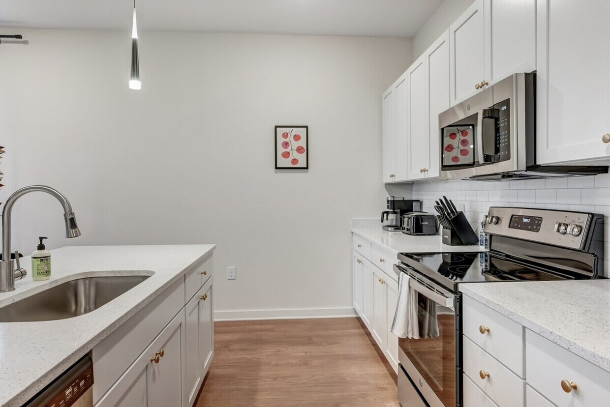 Foto principal - 600 E Trinity Ln