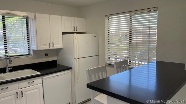 Foto del edificio - 340 Racquet Club Rd