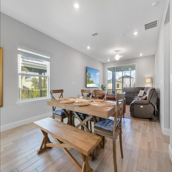 Foto del edificio - 409 Clifton Bay Lp
