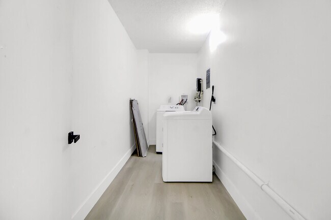 Building Photo - 14850 Naranja Lakes Blvd