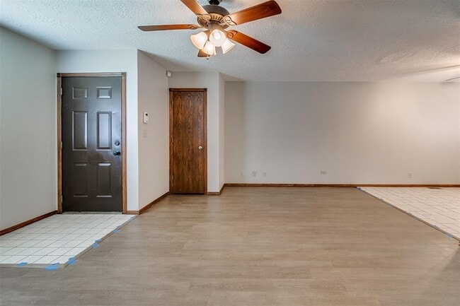 Foto del edificio - 1204 N Crawford Ave