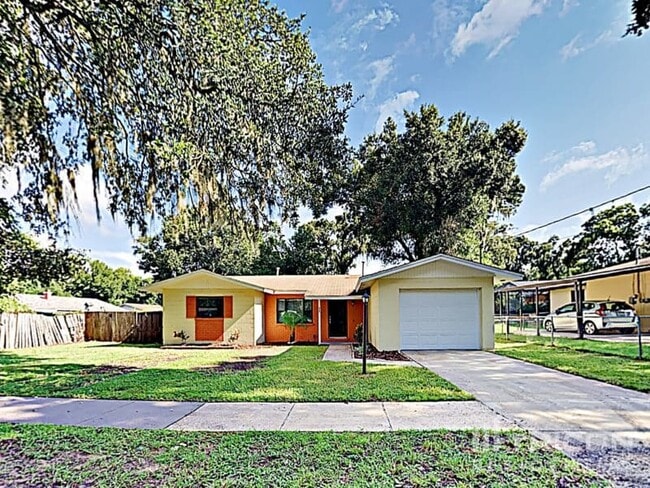 Building Photo - 402 E Clay Ave