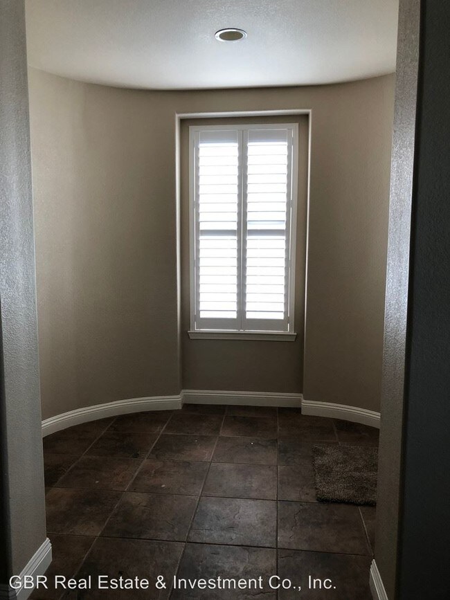 Building Photo - 4 br, 2.5 bath House - 1720 Langholm Way