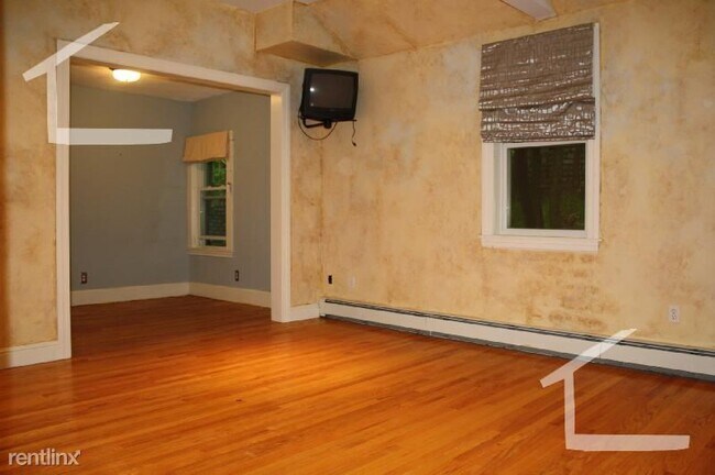 Building Photo - 6 br, 2 bath House - 27 Upcrest Rd
