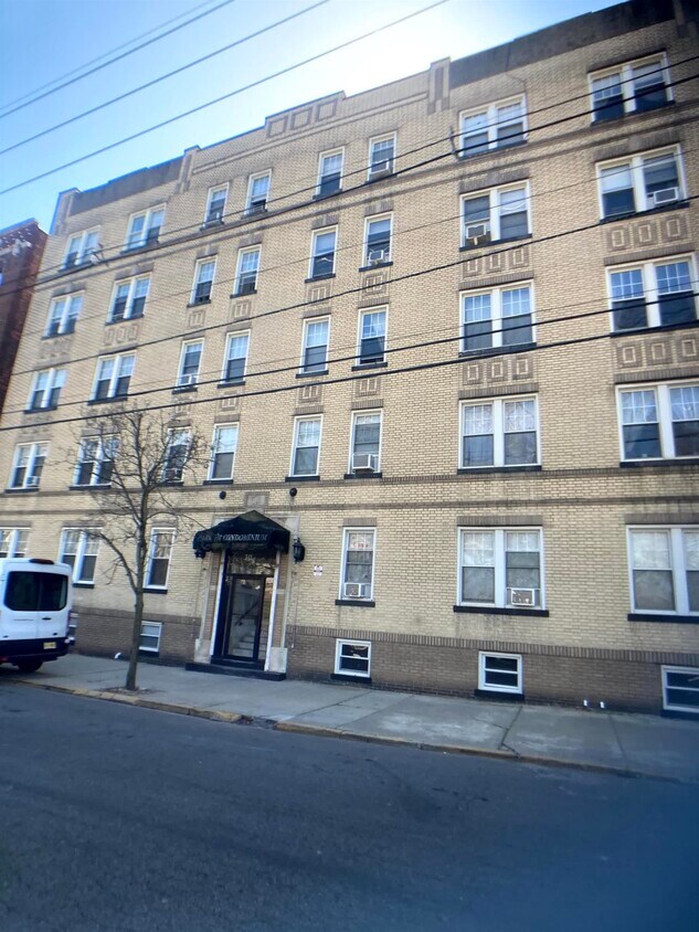 311 79th St Unit 23, North Bergen, NJ 07047 Condo for Rent in North