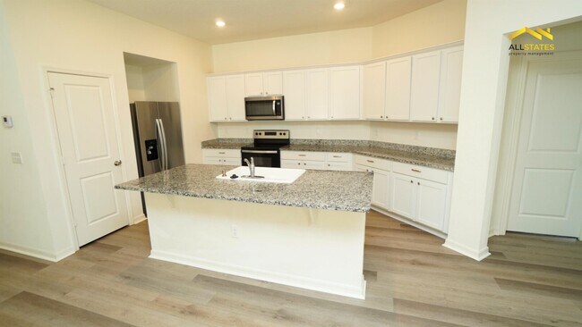 Foto del edificio - 2046 Ficus St