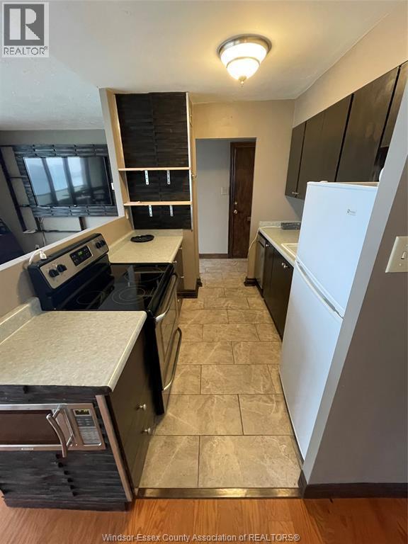 Building Photo - 111 Riverside Dr E