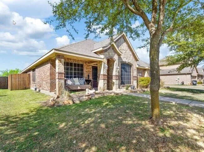 Building Photo - 1052 Lufkin Ln