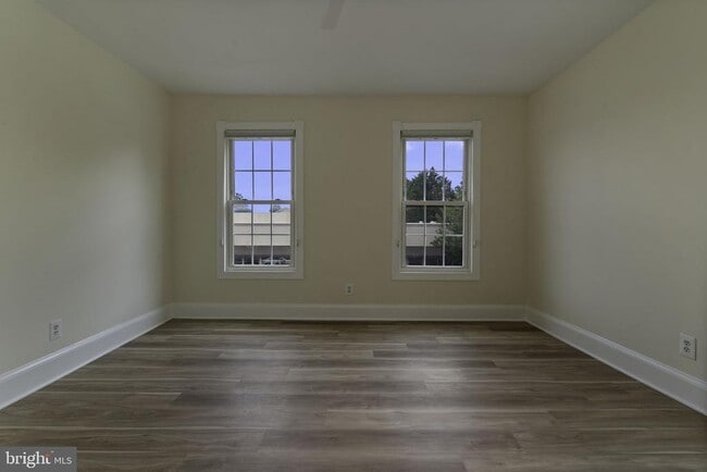 Building Photo - 1506 Mt Vernon Ave