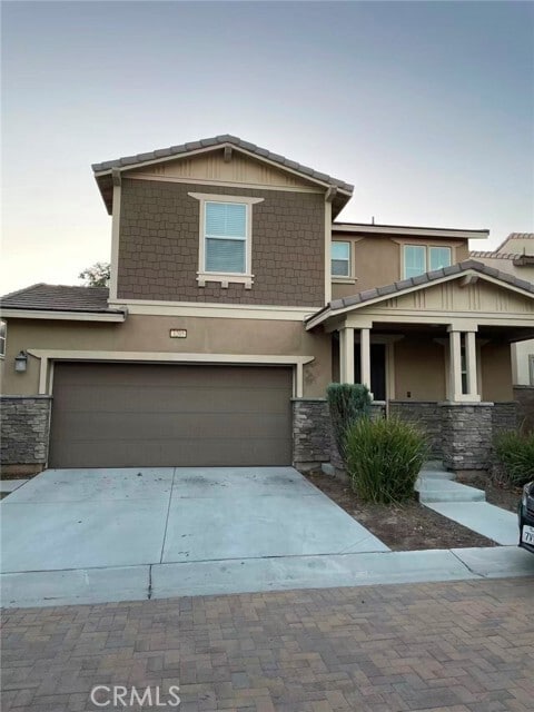 Building Photo - 3205 E Mt Rainier Drive