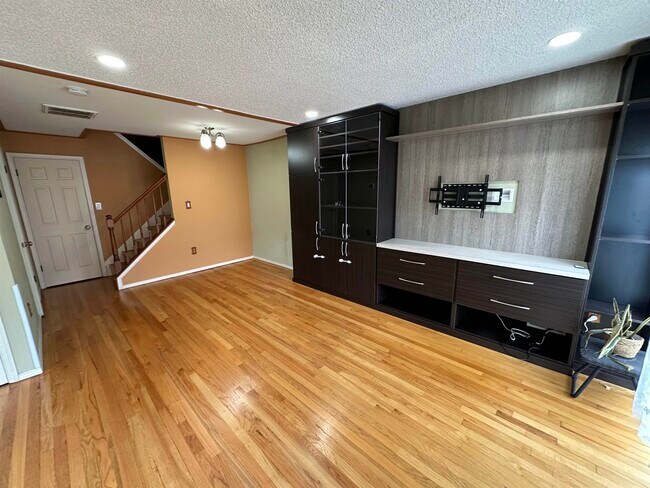 Foto del edificio - 7 Dogwood St