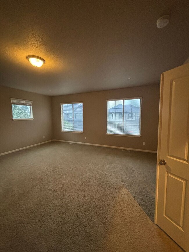 Foto del edificio - Tigard home with High-end Finishes - Large...