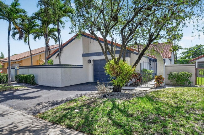 Building Photo - 1630 NW 22nd Ave