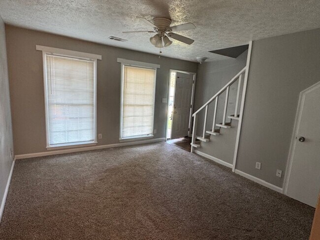 Foto del edificio - 103 Peachtree Ct