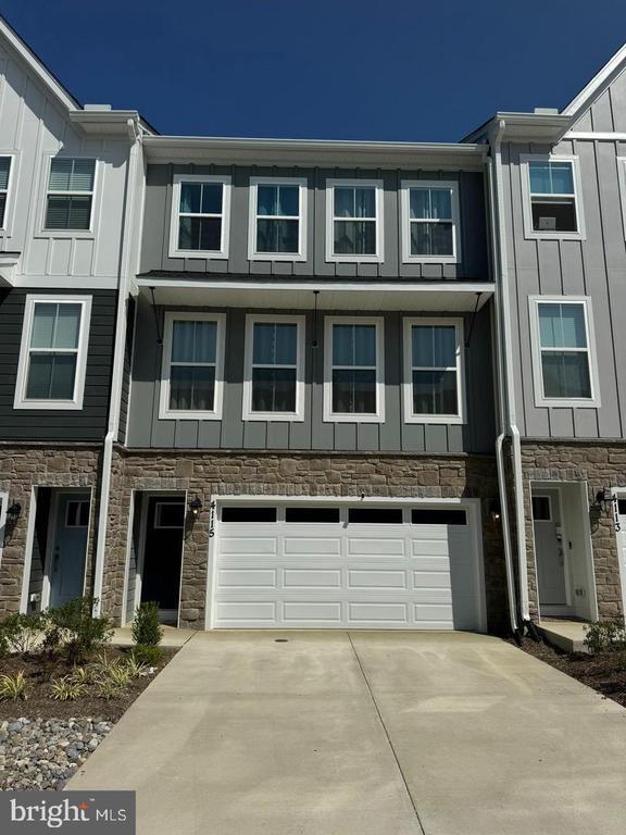 Foto del edificio - 4115 Bolton Ct